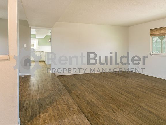 4th image of 10720 Kielich Ave NE
