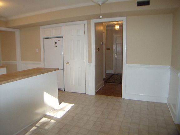3rd image of 524 Kendrick Ct