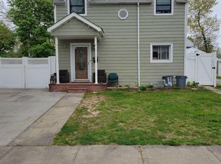 24 W Pennywood Ave, Roosevelt, NY 11575