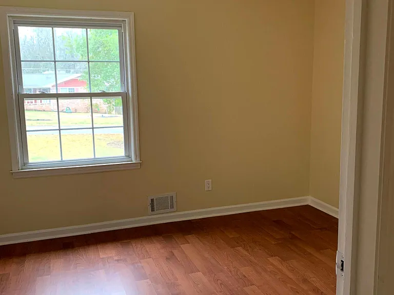 4670 Lindsey Dr — Photo 12