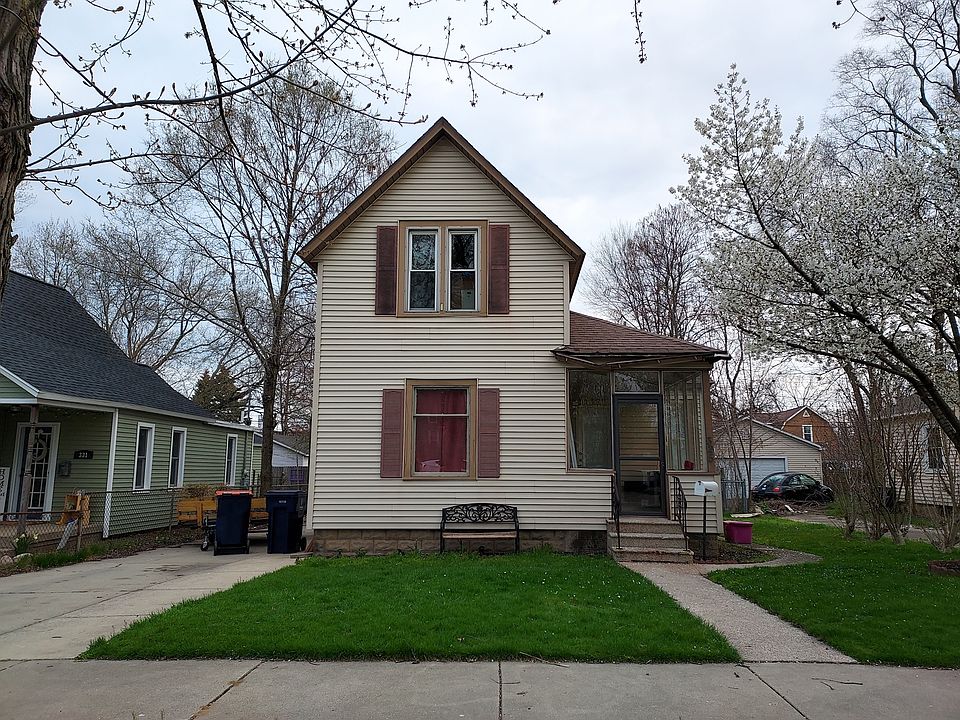 1st image of 325 W 14th St