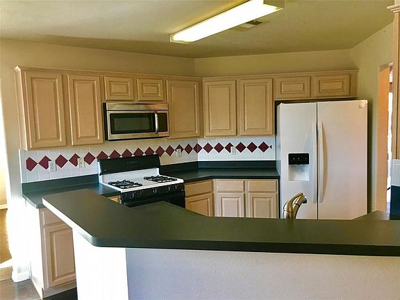 5th image of 1714 Park Forest Dr