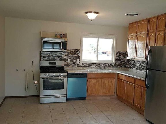 3rd image of 10360 Sherwood Dr