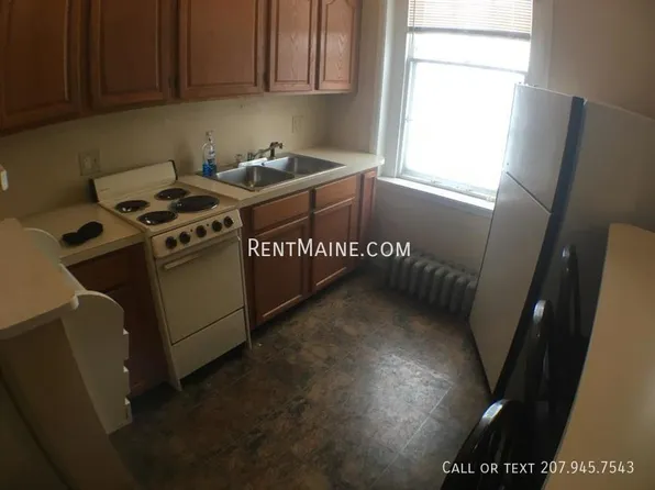 97 Broadway APT 4, Bangor, ME 04401