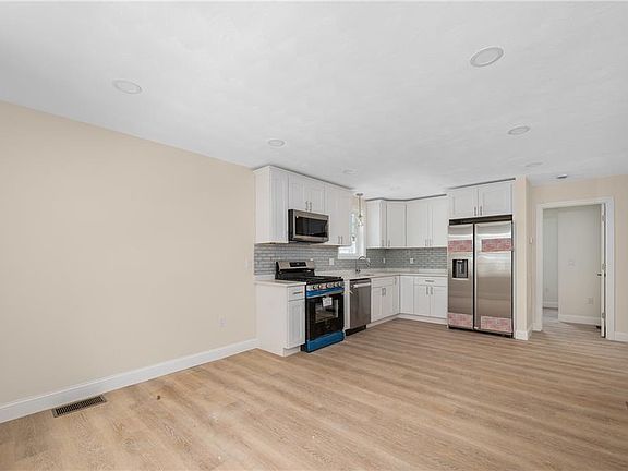 3rd image of 12 Price St