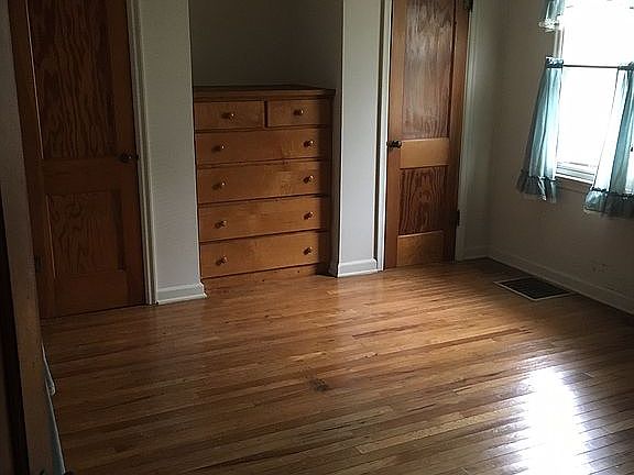 3rd image of 202 Park Ave
