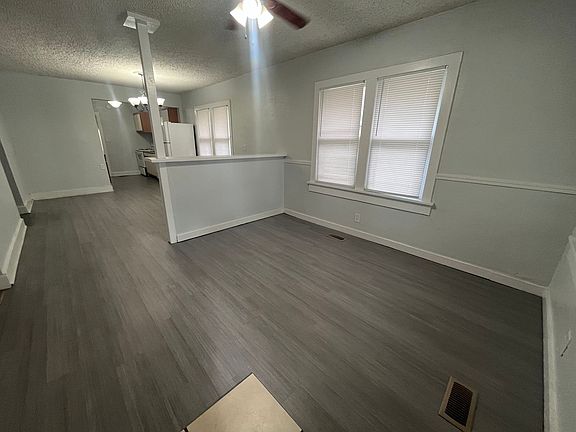 4th image of 843 S Holyoke St