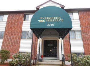 2010 Skyline Dr UNIT 7, Lowell, MA 01854