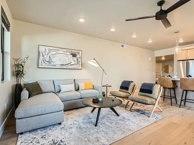 1169 W Helling Cir #101 — Photo 4