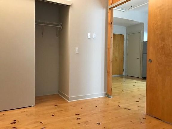 4th image of 1512 Walnut St #204