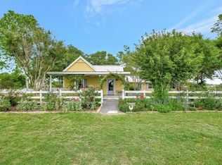 3100 Trails End Ln, Brenham, TX 77833