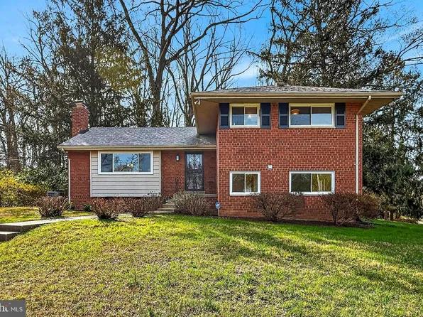 6451 Queen Anne Ter, Falls Church, VA 22044