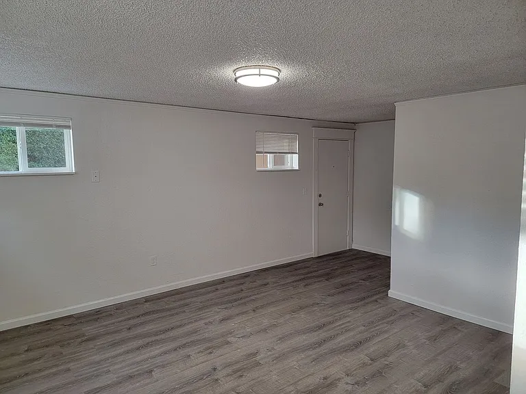 Avondale Apartments — Photo 104