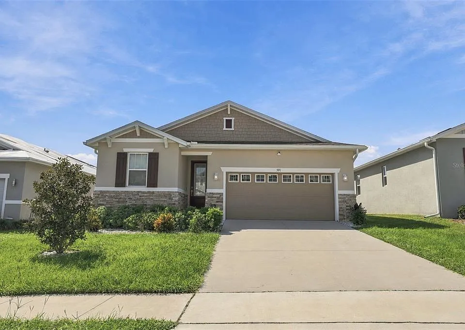 591 Lake Smart Blvd