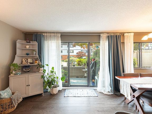 5th image of 3371 Springfield Dr #105