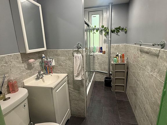 3rd image of 950 Hoe Avenue #2B