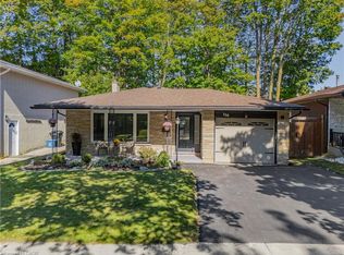 150 Coach Hill Dr, Kitchener, ON N2E 1P4