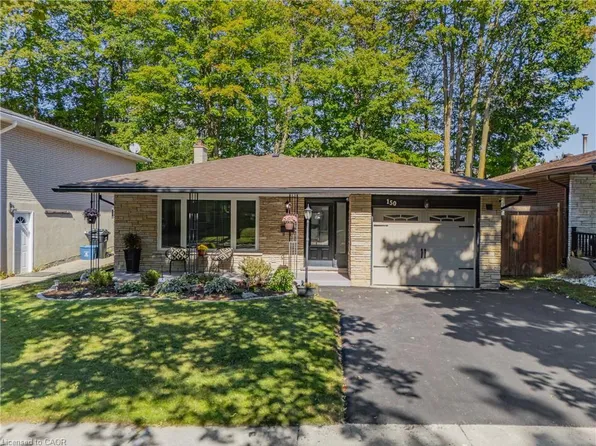 150 Coach Hill Dr, Kitchener, ON N2E 1P4