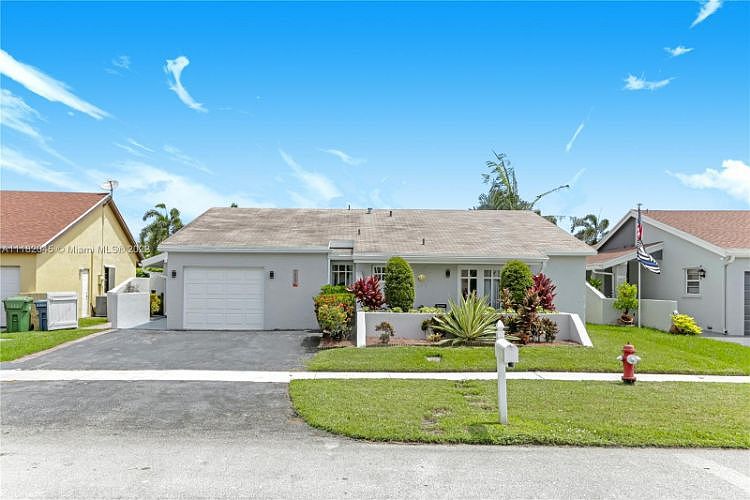 1st image of 16643 Redwood Way #16643