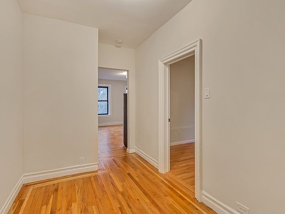5th image of 3265 Bainbridge Ave APT A31