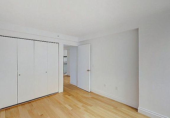 5th image of 45 W 37th St #17K