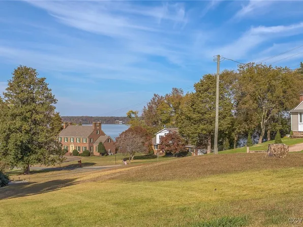 1212 Marl Bank Dr, North Prince George, VA 23860