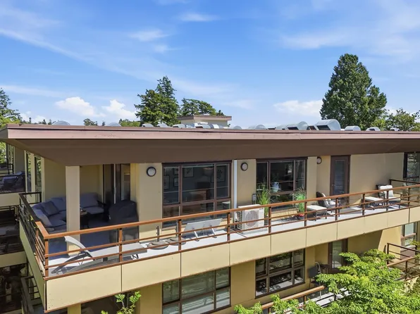15747 Marine Dr #303, White Rock, BC V4B 1E4
