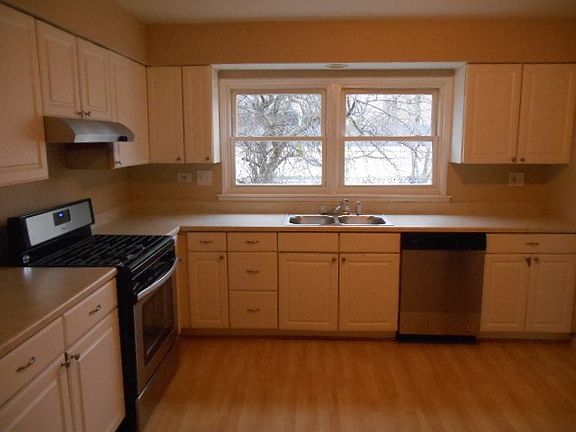 3rd image of 6964 N Hamilton Ave Unit D
