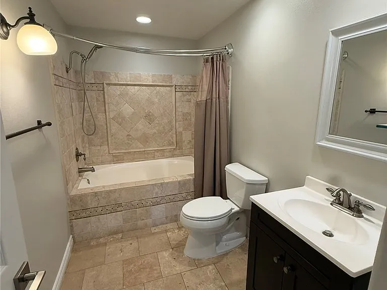 2243 Martin #217 — Photo 27