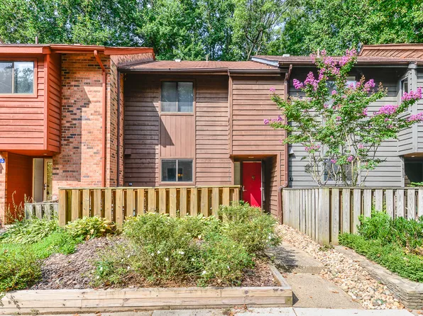 1914 Winterport Cl, Reston, VA 20191