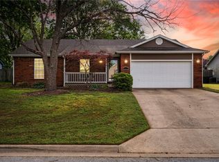 1600 N Stable Ave, Fayetteville, AR 72703