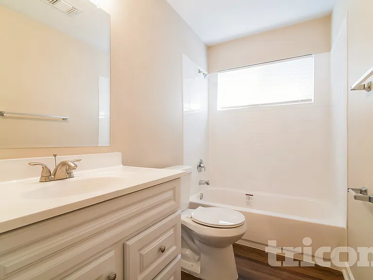 16027 Hidden Acres Dr — Photo 8