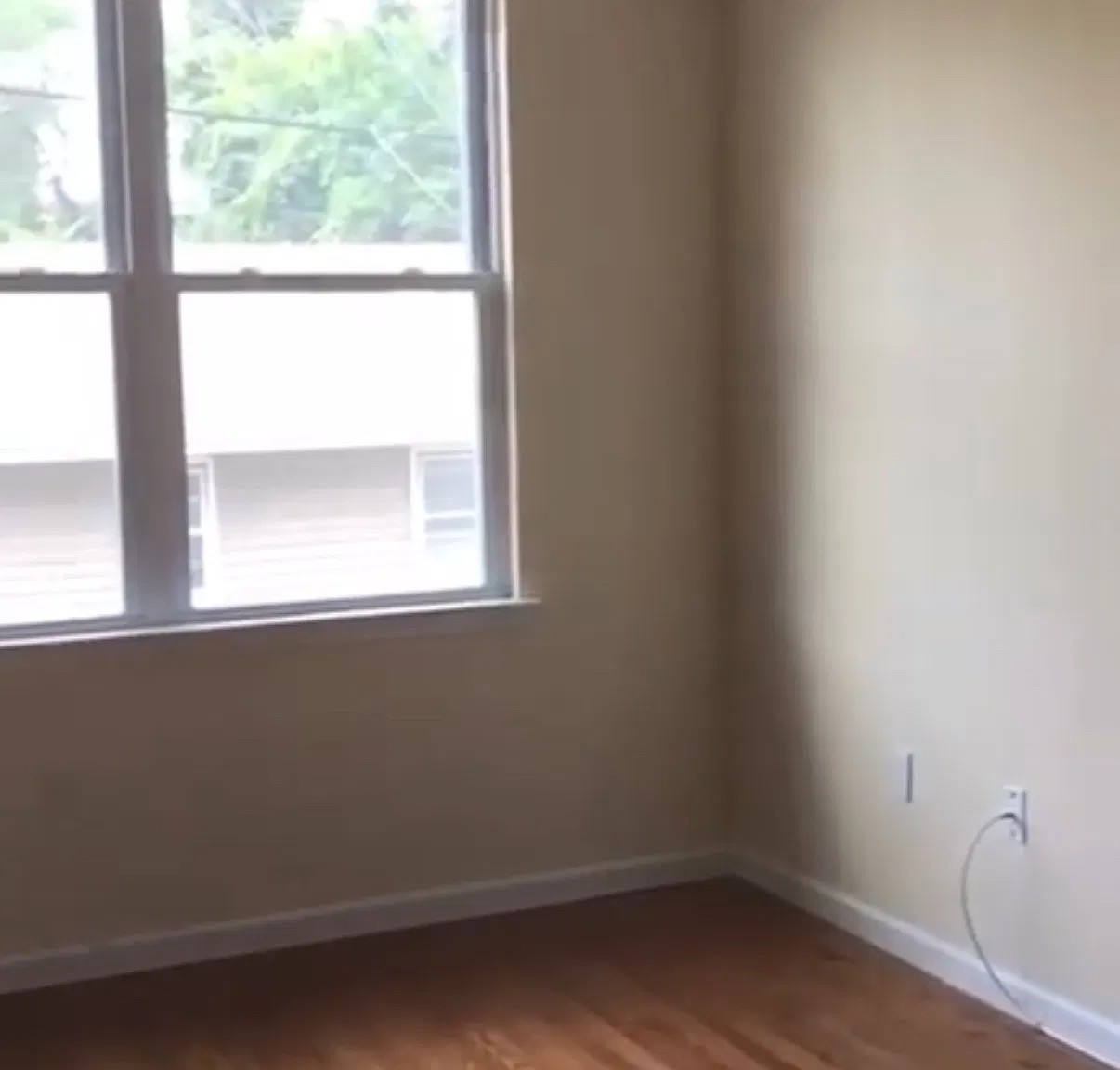 3 bed, 2.5 bath, 1400 sqft, $3,300 — Photo 2