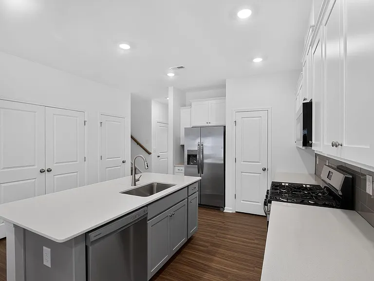 115 Holly Oak Ct — Photo 8