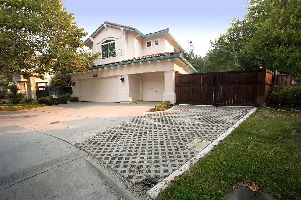 1241 Villaverde Ln photo 1