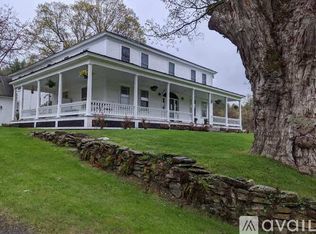 386 State Route 10 APT 5, Orford, NH 03777