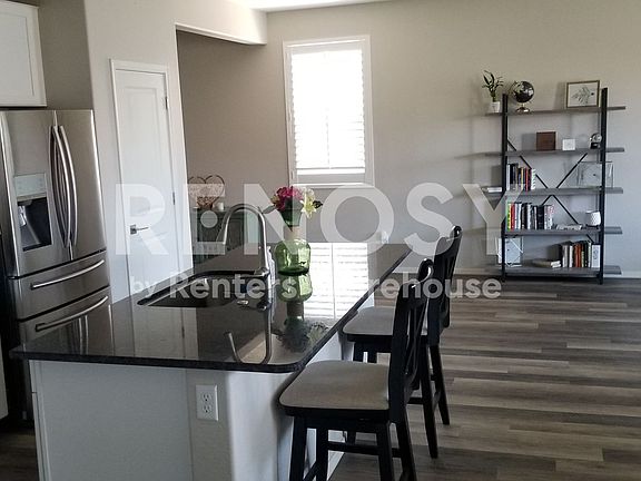 5th image of 1803 E Grove St