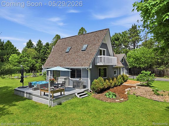 5th image of 8645 Toma Rd