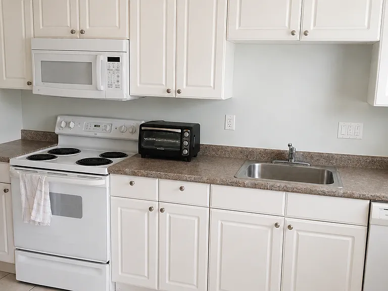 50 Meadow St #61 — Photo 4