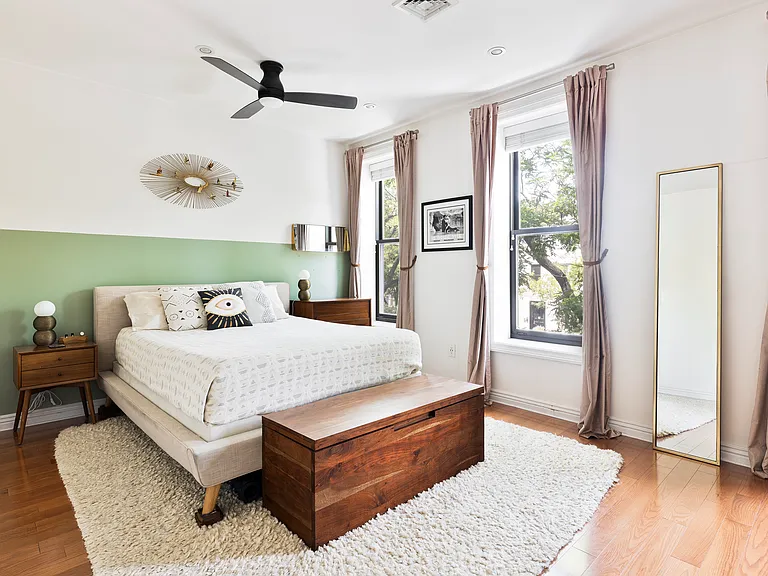 504 Halsey St #2 — Photo 10