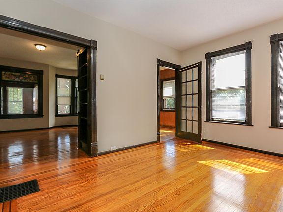 3rd image of 500 University Ave NE #2