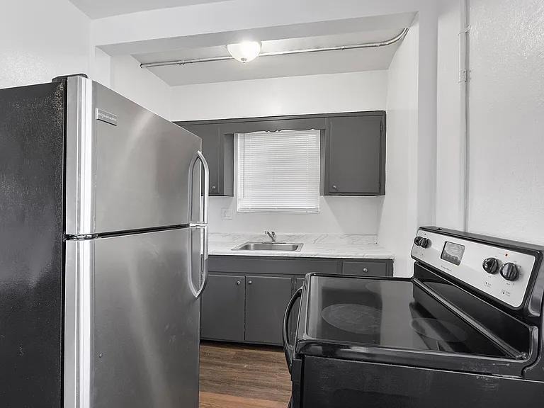 515 NE 150th St #1 — Photo 8