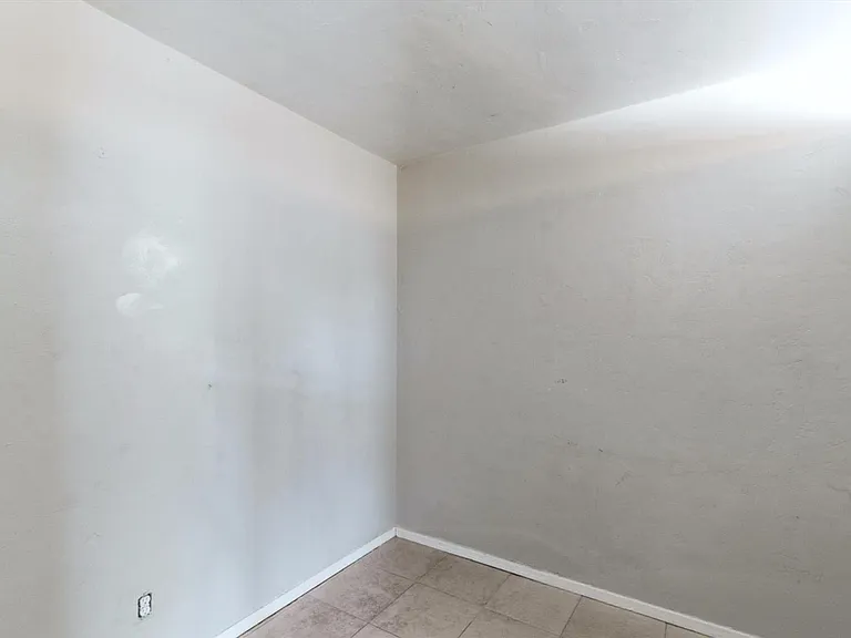 2609 W Morten Ave #1 — Photo 16