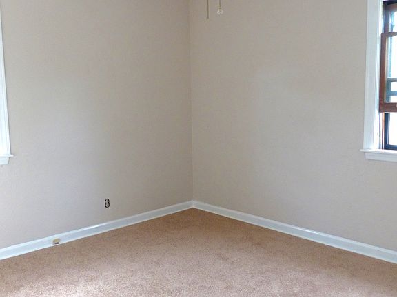 2nd image of 1354 W Marion St