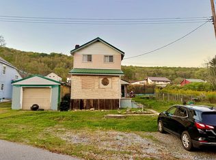 219 1st St, South Fork, PA 15956