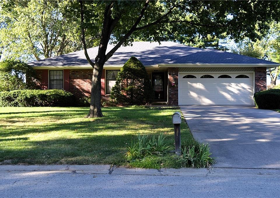 1st image of 3513 Emerald Ln