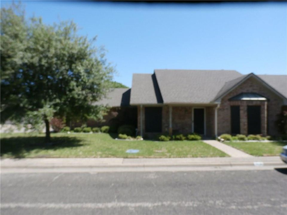 1st image of 216 Goodwin Ln