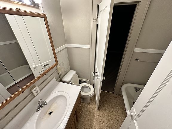 4th image of 240 7th Ave #10504783