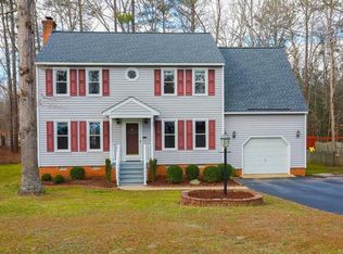 8501 Whirlaway Dr, Midlothian, VA 23112