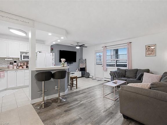 2nd image of 264 Oakdale Ave #308